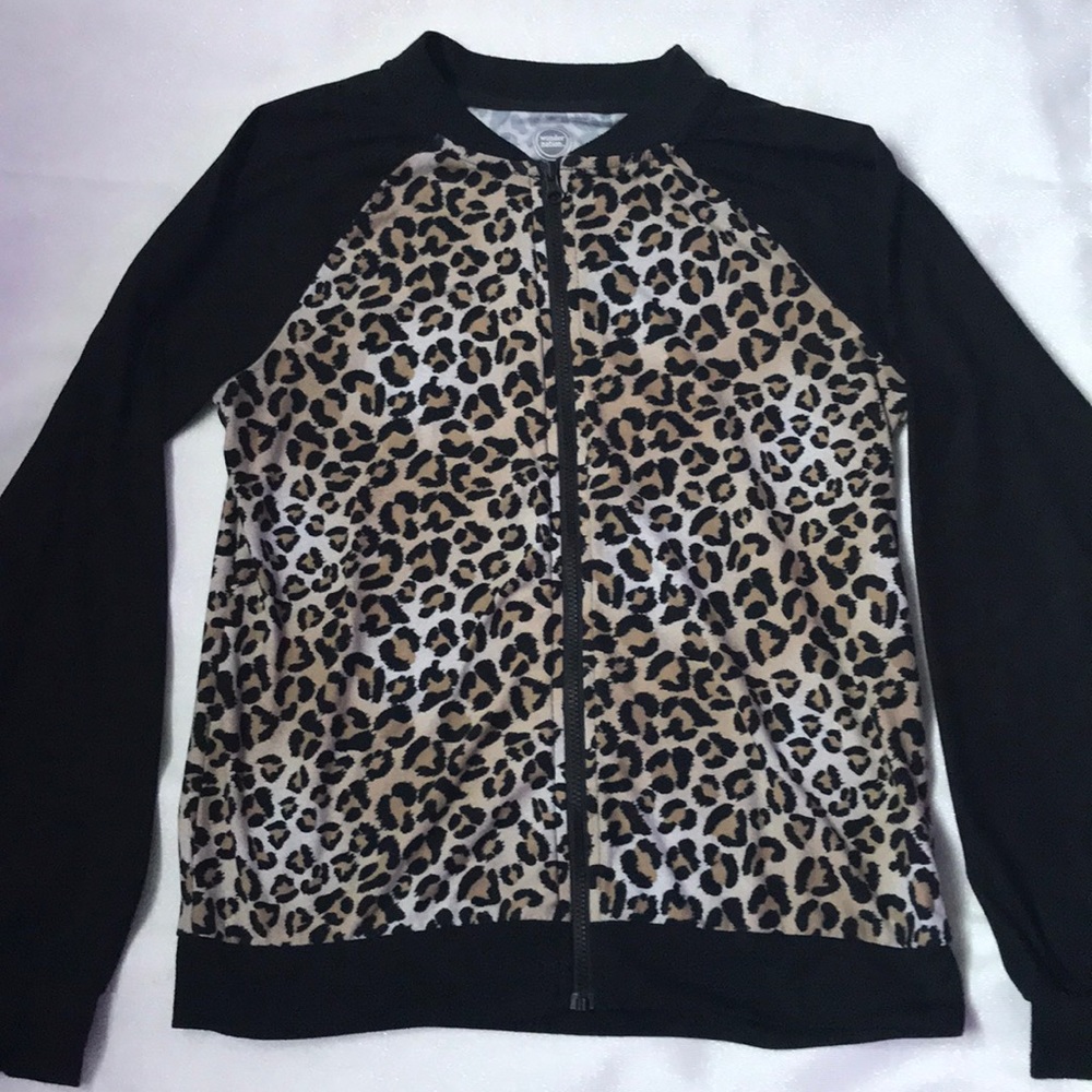 Cheetah print long sleeve zip up shirt